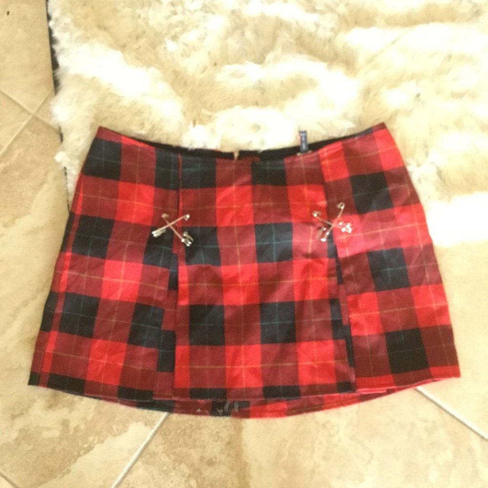 Hot Topic Beauty Fiend skirt size 2x New Vintage Y2K